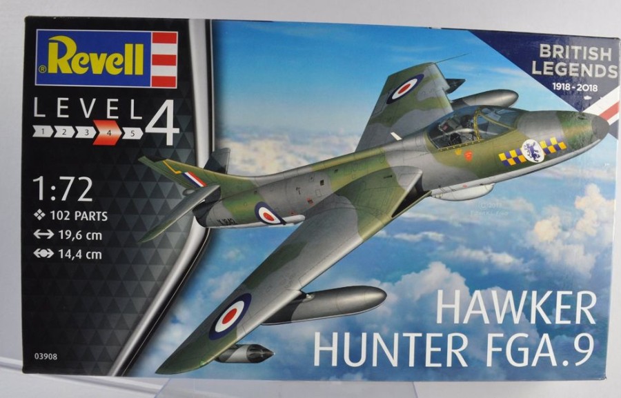 Giftware Droids | Revell 03908 - 1:72 Hawker Hunter Fga.9