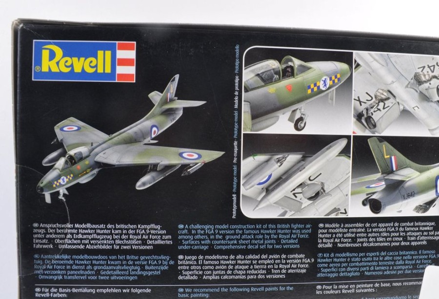 Giftware Droids | Revell 03908 - 1:72 Hawker Hunter Fga.9