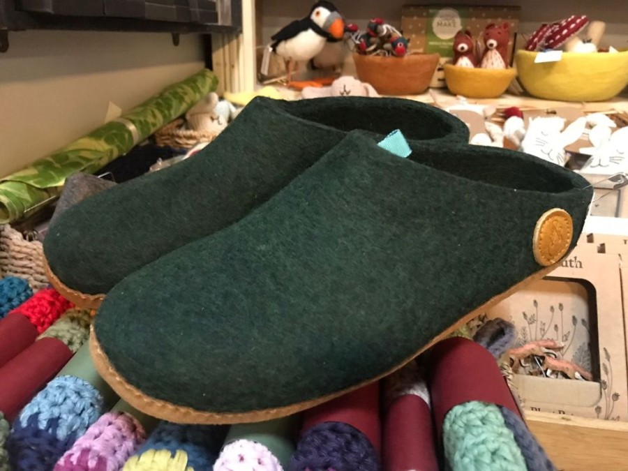 Fashion & Accessories Hive | Felt Slippers - Adult