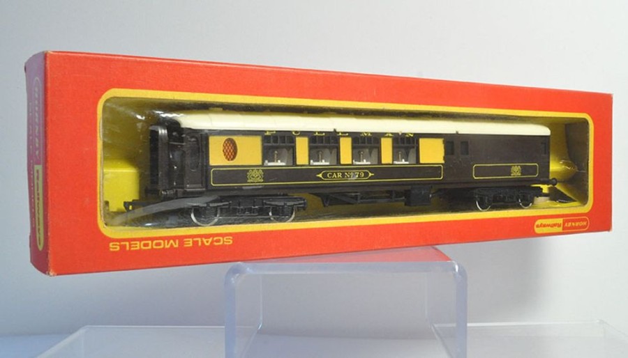 Giftware Droids | Hornby Oo Gauge Model Railway - R 328 Pullman Brake No79