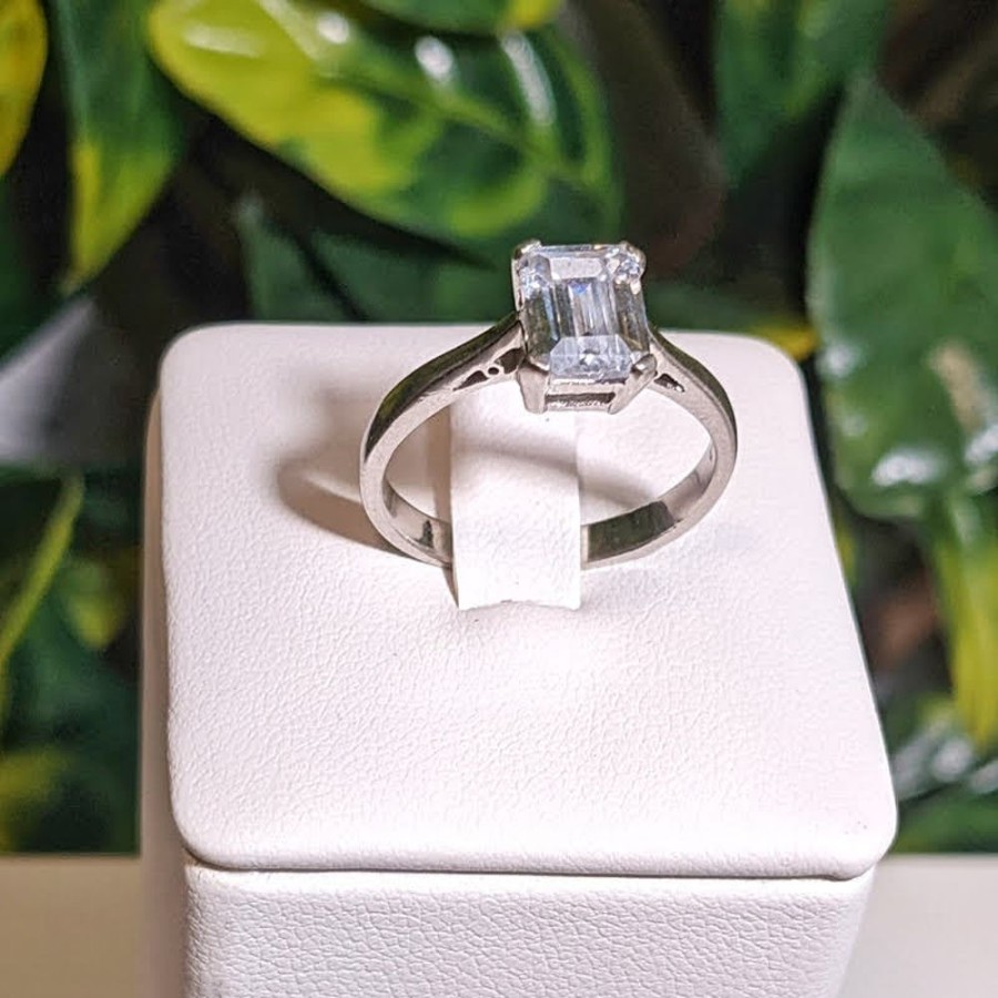 Fashion & Accessories Fat Fingers | Small Diamond Style Solitaire Ring