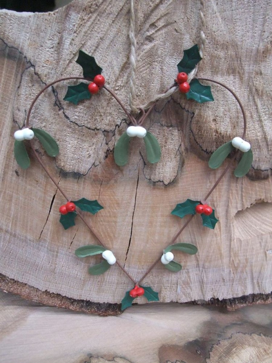 Christmas Hive | Mistletoe Heart